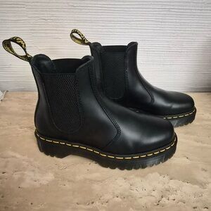 NEW Dr. Martens 2976 BEX Smooth Leather Chelsea Boots